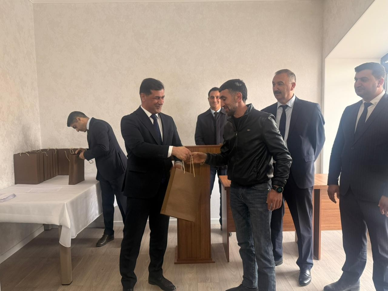 Kəlbəcərə yola salınan köç ünvana çatıb - FOTOLAR